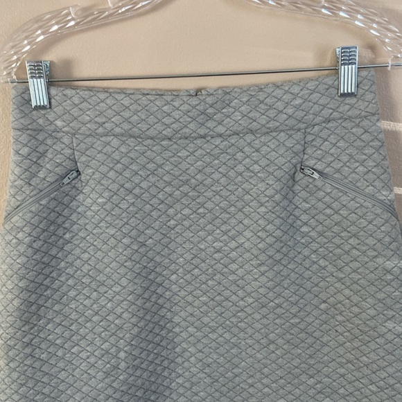 Marine Layer- Light Grey Quilted Mini Skirt Preppy Classic - Picture 3 of 6